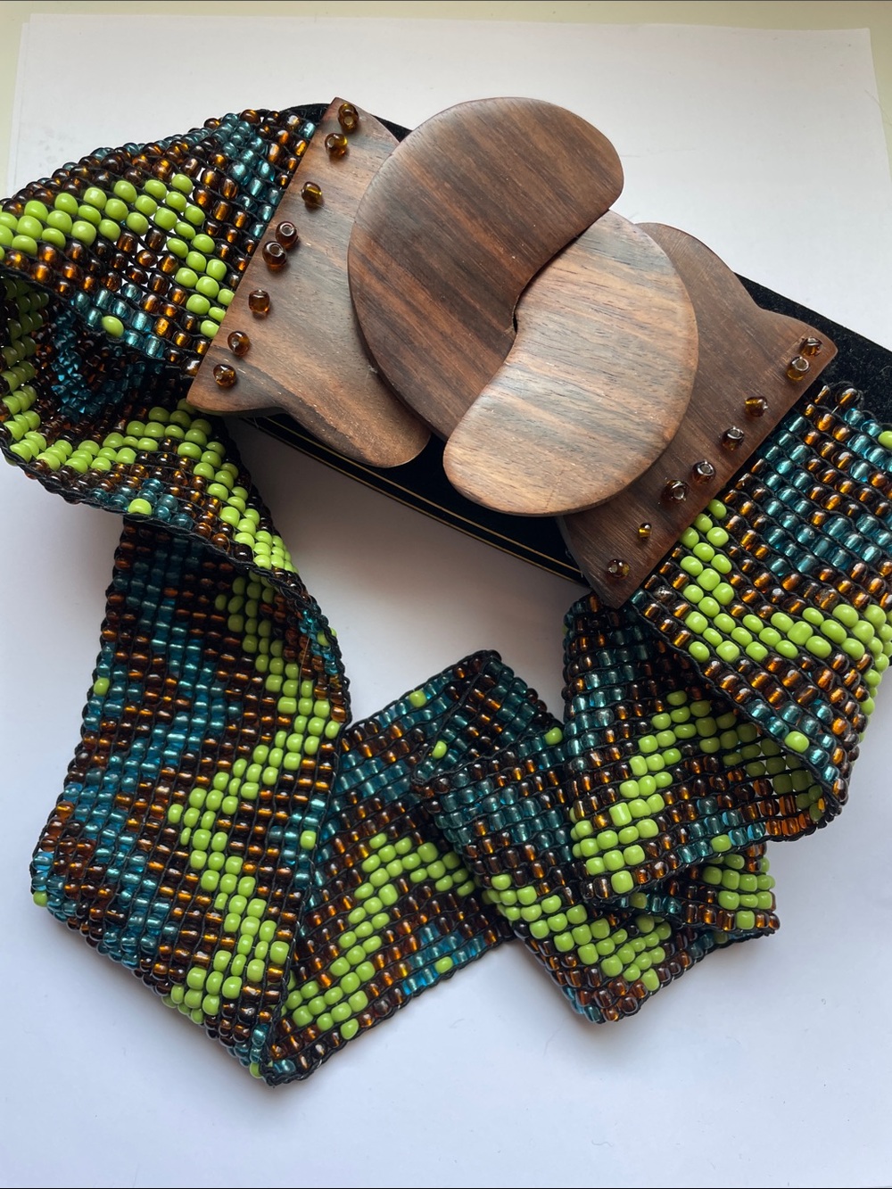 VTG STRETCH BEADED AND WOOD BELT